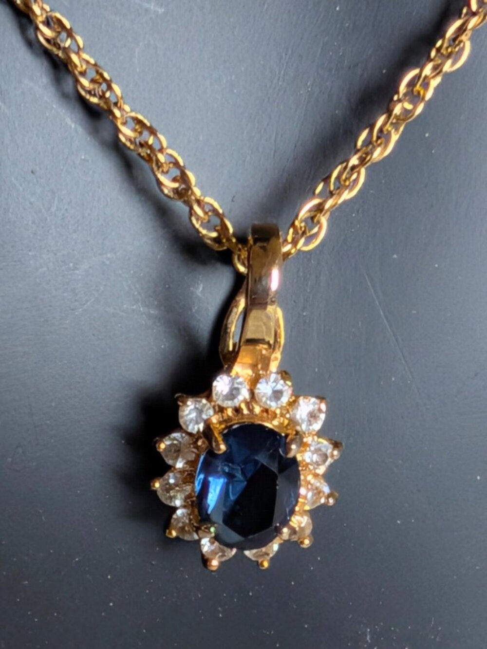 Vintage Gold Tone Sapphire Blue Halo Pendant Necklace - Korea